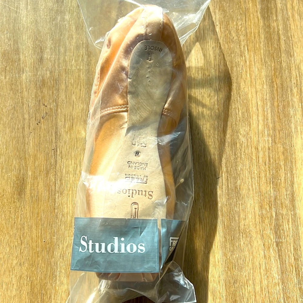 Freed of London Studio Pointe Shoes Sz 5.5 D Hard
